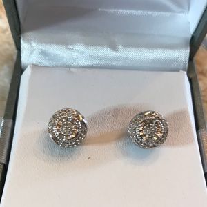 ❌SOLD❌NWT Diamond Sterling Silver Earrings